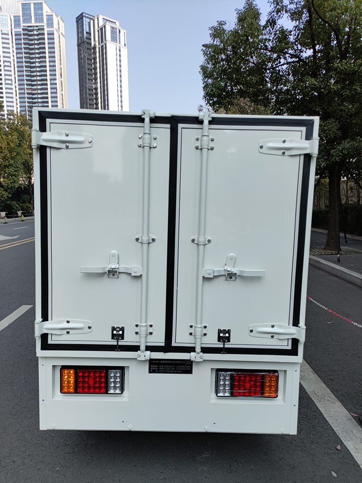 蔚蓝卡地亚花园城交车现场-乐成案例-电动旅行车|景区旅行车|景区共享车|运营|出租|巡逻车|消防车|电动小火车|燃油旅行车|厂家-Bwin必赢亚洲