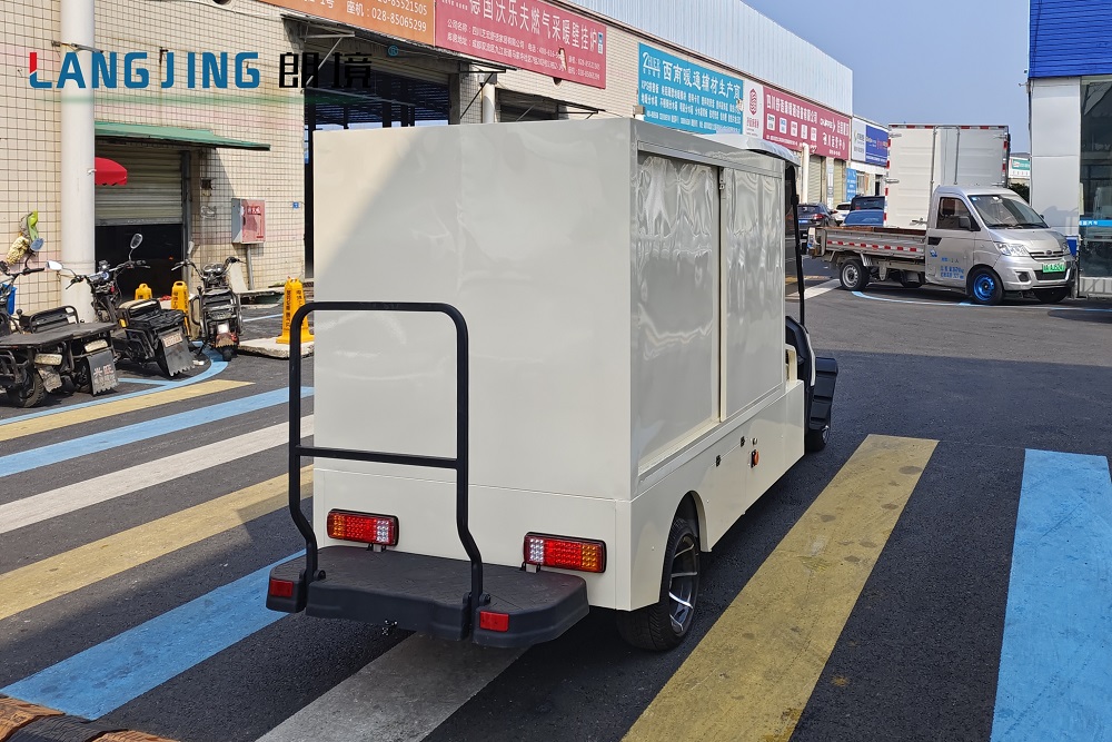 成都Bwin必赢亚洲·2023新款高尔夫箱式电动车上市-乐成案例-电动旅行车|景区旅行车|景区共享车|运营|出租|巡逻车|消防车|电动小火车|燃油旅行车|厂家-Bwin必赢亚洲