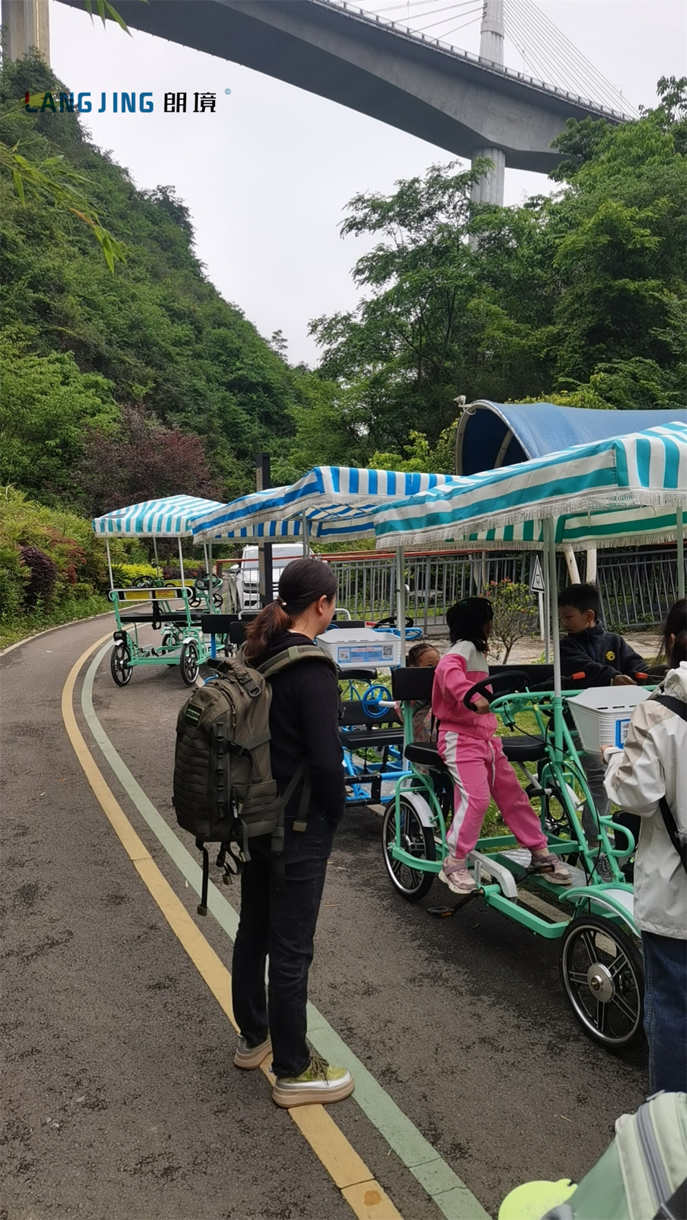 景区共享旅行车投放——贵州巫山大峡谷-景区公园-电动旅行车|景区旅行车|景区共享车|运营|出租|巡逻车|消防车|电动小火车|燃油旅行车|厂家-Bwin必赢亚洲