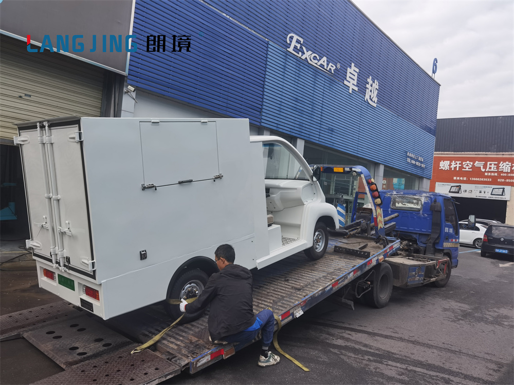 箱体车发车——蔚蓝卡地亚-景区公园-电动旅行车|景区旅行车|景区共享车|运营|出租|巡逻车|消防车|电动小火车|燃油旅行车|厂家-Bwin必赢亚洲