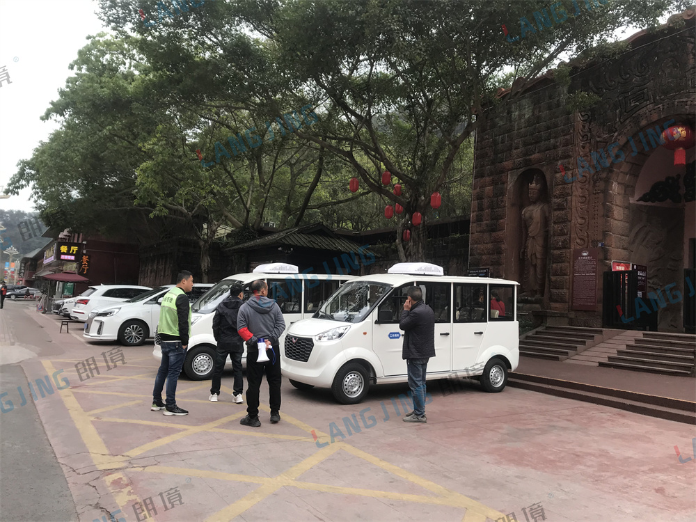景区关闭旅行车交付——乐山佛都-景区公园-电动旅行车|景区旅行车|景区共享车|运营|出租|巡逻车|消防车|电动小火车|燃油旅行车|厂家-Bwin必赢亚洲