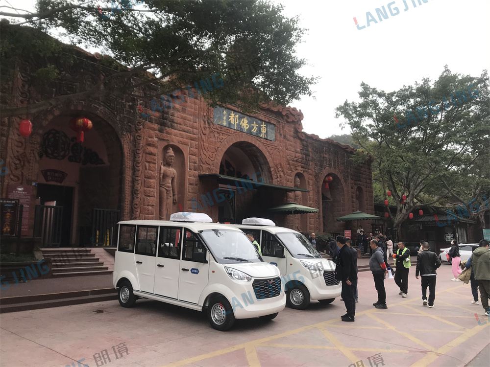 景区关闭旅行车交付——乐山佛都-景区公园-电动旅行车|景区旅行车|景区共享车|运营|出租|巡逻车|消防车|电动小火车|燃油旅行车|厂家-Bwin必赢亚洲