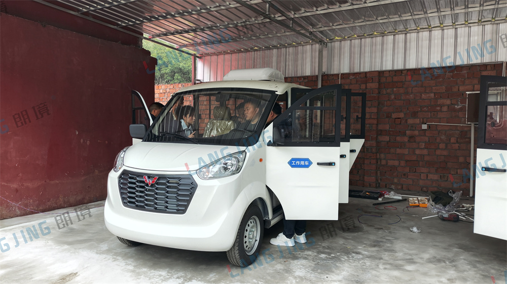 景区关闭旅行车交付——乐山佛都-景区公园-电动旅行车|景区旅行车|景区共享车|运营|出租|巡逻车|消防车|电动小火车|燃油旅行车|厂家-Bwin必赢亚洲