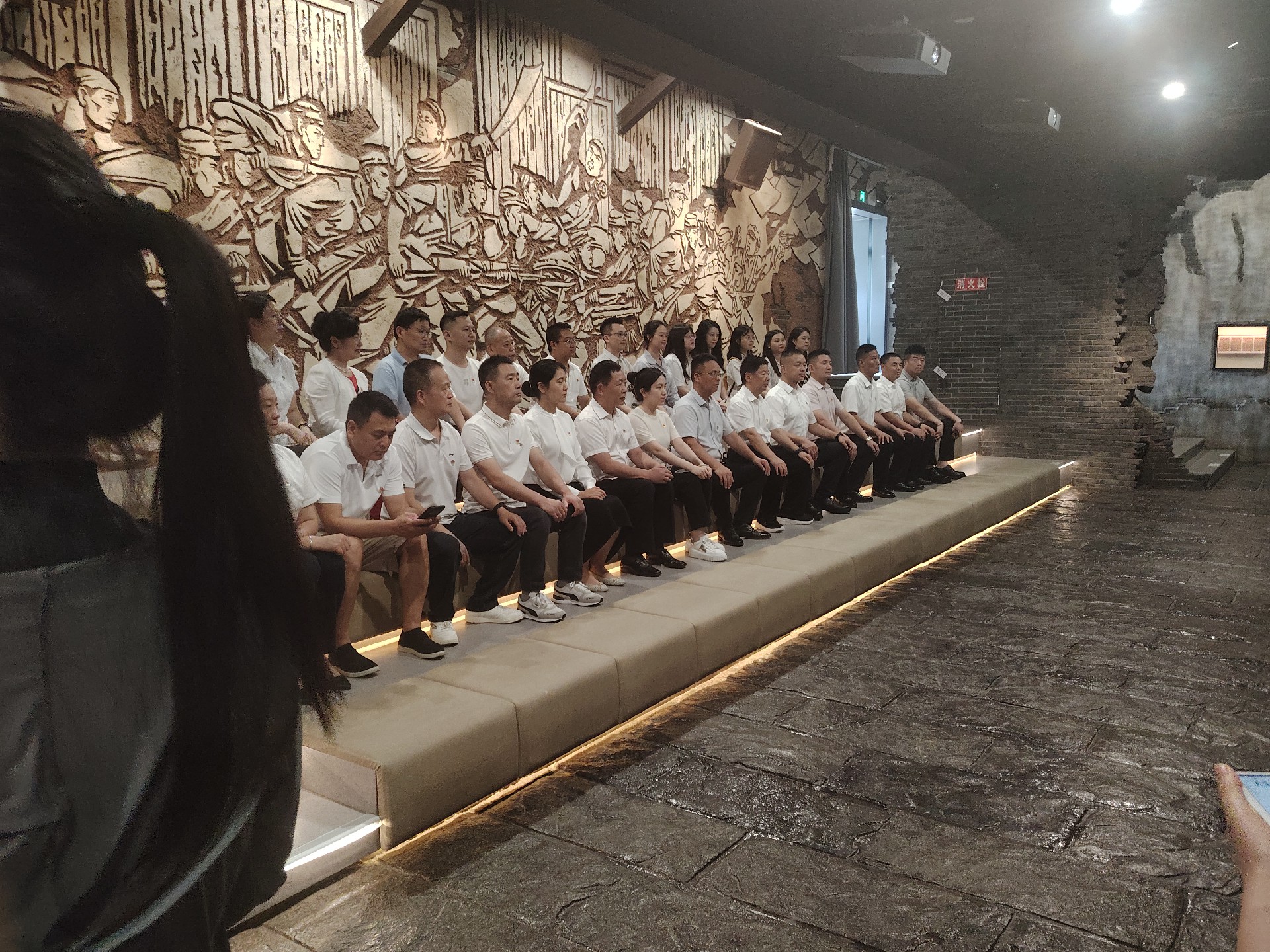 为庆祝中国共产党建设104周年，，，，，，我公司法定代表人李建先生作为四川省河南商会副会长受邀旅行“天府家风馆”暨庆祝“七一”主题活动。。。。。。-公司动态-电动旅行车|景区旅行车|景区共享车|运营|出租|巡逻车|消防车|电动小火车|燃油旅行车|厂家-Bwin必赢亚洲